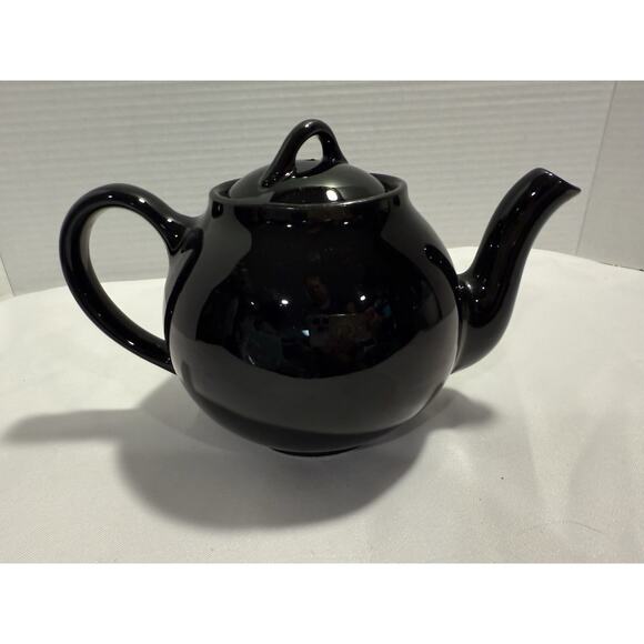 Black Ceramic Teapot With Lid, No chips or cracks, Glossy Modern Shape - Picture 4 of 12